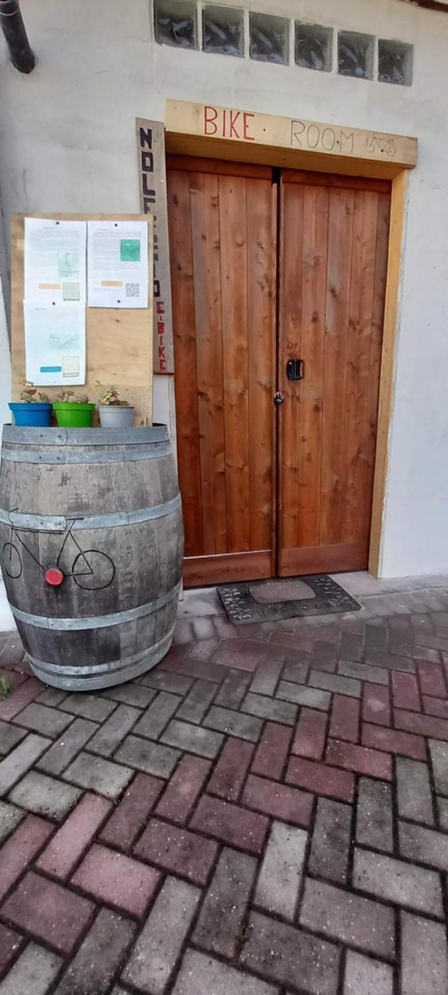 Casa Appartamento Vacanze La Fermata Delle Rondini Castello di Annone Buitenkant foto